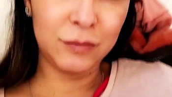 amateur,big-boobs,softcore,brunette,solo