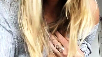 milf,big-boobs,amateur,softcore,webcam