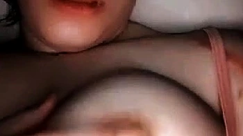 brunette,solo,webcam,softcore,big-boobs