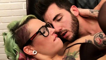 blonde,handjob,fingering,amateur,hardcore