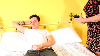 stockings,mature,big-boobs,amateur,blonde