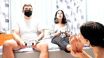 lick,fetish,brunette,amateur,foot-fetish