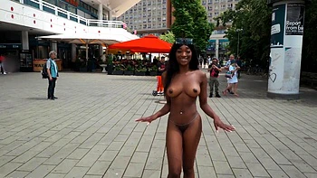 babe,solo,outdoor,softcore,brunette