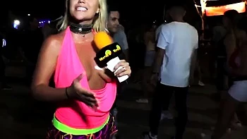 fetish,blonde,gangbang,amateur,group-sex