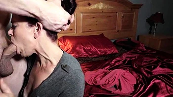 brunette,amateur,milf,close-up,blowjob