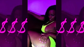 hd,masturbation,close-up,milf,toys