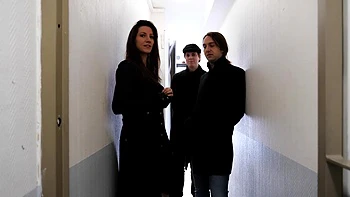 blowjob,high-heels,brunette,threesome,stockings