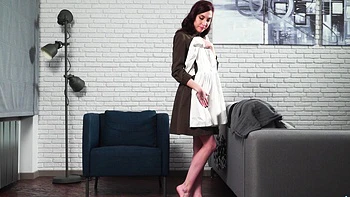 bald-pussy,shaved,pussy,redhead,masturbating