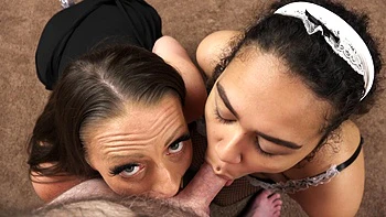 pantyhose,trimmed-pussy,amateur,sofa,missionary