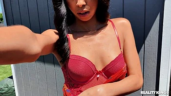 brunette,handjob,cowgirl,bald-pussy,outdoors