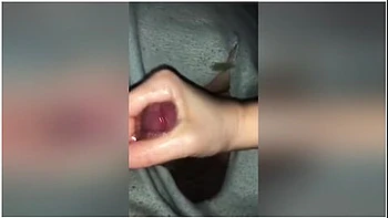 amateur,male-masturbation,big-cock,cumshot,handjob