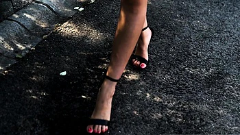 fetish,outdoor,babe,blonde,foot-fetish