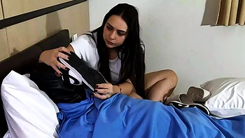 foot-fetish,amateur,femdom,brunette