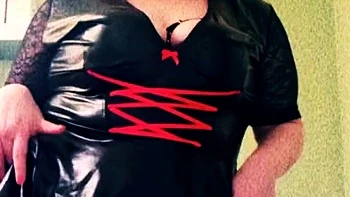 strapon,brunette,amateur,solo,latex