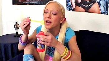 teens-18,seduction,bald-pussy,masturbation,strip-tease