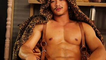 asian,masturbation,big-cock,solo,peeing