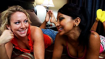 milf,fetish,hd,lesbian,foot-fetish