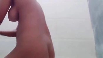 knockers,boobs,indian-big-tits,indian-amateur,shower