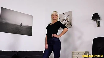 straight-hair,blowjob,blonde,short-hair,for-money