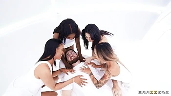 curvy,missionary,blowjob,straight-hair,oral