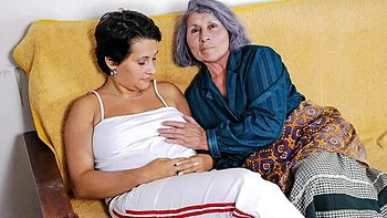 big-tits,masturbation,stripping,curvy,pussy-licking