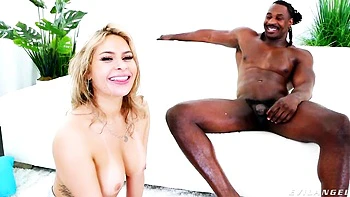 straight-hair,blonde,handjob,masturbation,big-ass