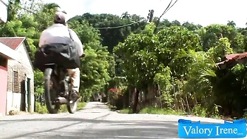 posing,milf,stockings,big-ass,lingerie