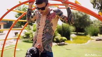 curvy,straight-hair,side-fuck,big-ass,brunette