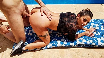 big-tits,blowjob,blonde,shaved,outdoor