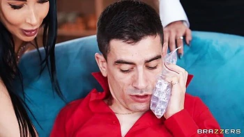 side-fuck,ffm,long-legs,big-ass,oral