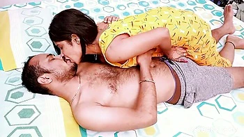 curvy,brunette,side-fuck,big-cock,medium-size-tits