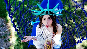 double-blowjob,brunette,fmm,big-ass,oral