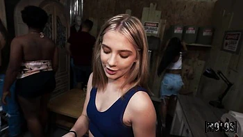 big-ass,missionary,doggystyle,blonde,curvy