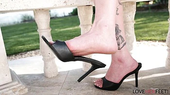 solo-female,feet,foot-sex,pornstar,sole-worship