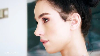 teen-18,masturbation,brunette,shaved,solo