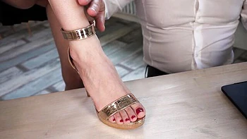 petite,fetish,pornstar,foot-fetish,feet