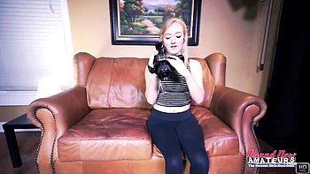 brunette,girl-eating-pussy,small-tits,fingering,brunette-milf