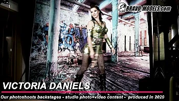 adult-toys,brunette,milf,mother,foto