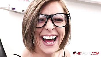 shaved,hardcore,tattooed-women,alterotic,getting-tattooed