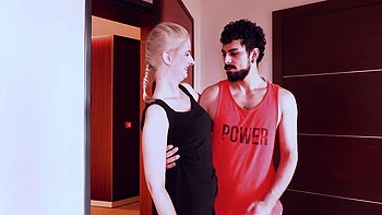 ponczochy,hd,small-tits,ostre-ruchanie,sex-od-tylu