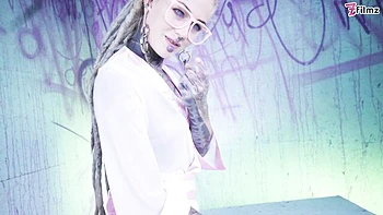 masturbation,small-tits,fingering,magic-wand,nipple-piercings