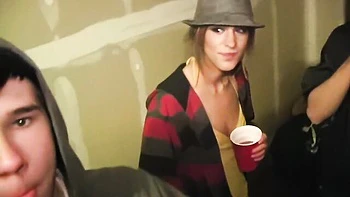 blowjob,college,18-25,babe,brunette