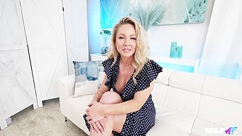 milf,pornstar,strip-tease,doggystyle,hardcore