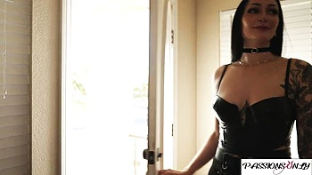 tattooed-women,hot-tattoo-girl,pornstar,goth-girl,tall-girl