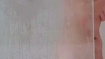 amateur,teen,shower,small-tits,blonde