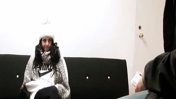 stockings,fingering,lingerie,brunette,blowjob