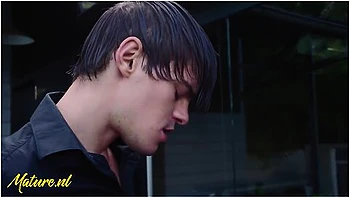 outside,mom,valentina-babe,public,big-ass