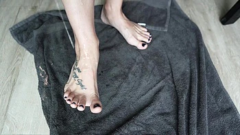 tattoo,foot-fetish