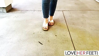 feet-licking,foot-goddess,big-cock,foot-worship,foot-fetish