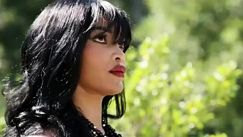 outdoor,nipples,big-boobs,babe,milf